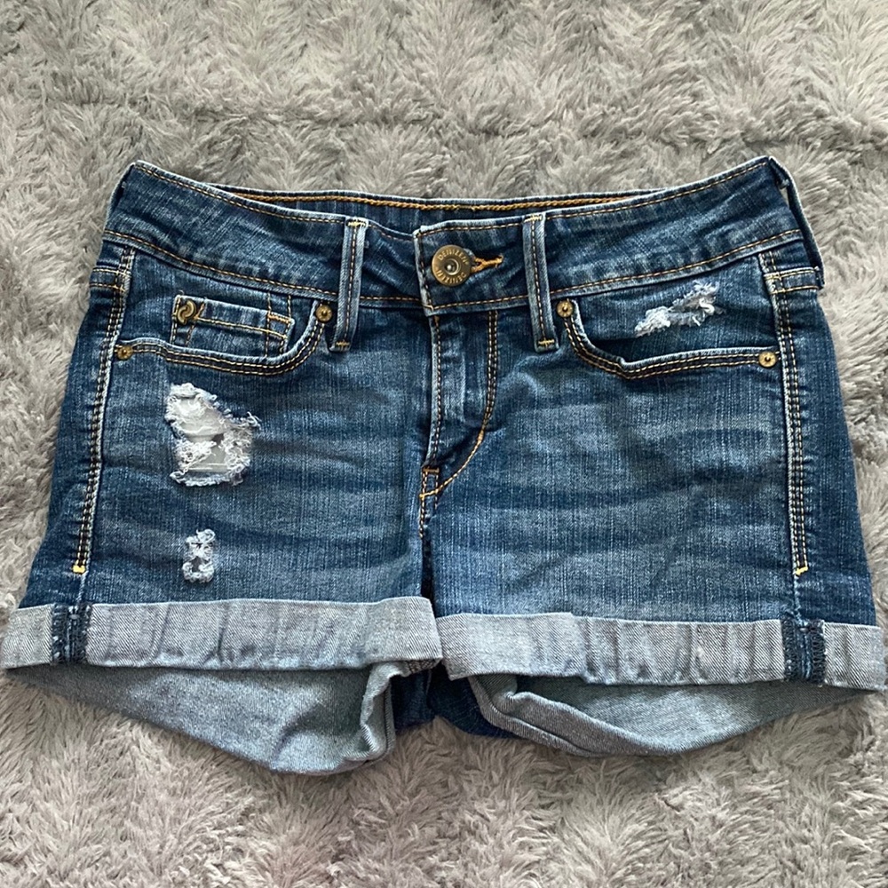 Denizen from Levi’s low-rise shortie jean shorts
